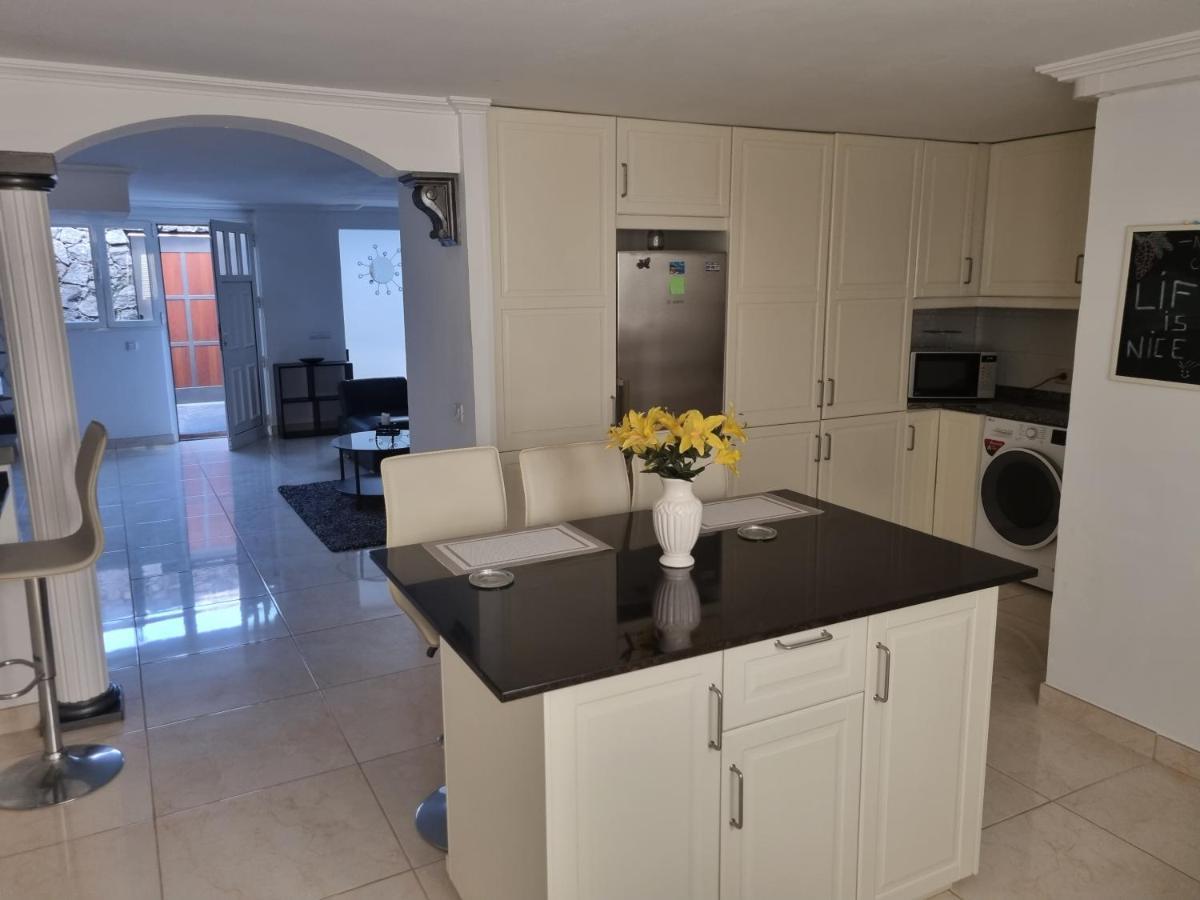Spacious Modern Apartment In Peacefull Las Coloradas, Close To Papagayo Beaches Playa Blanca  Exterior photo
